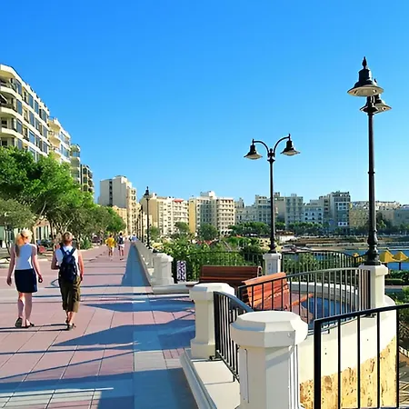Cosy 1br Getaway In Prime Location Apartament Sliema